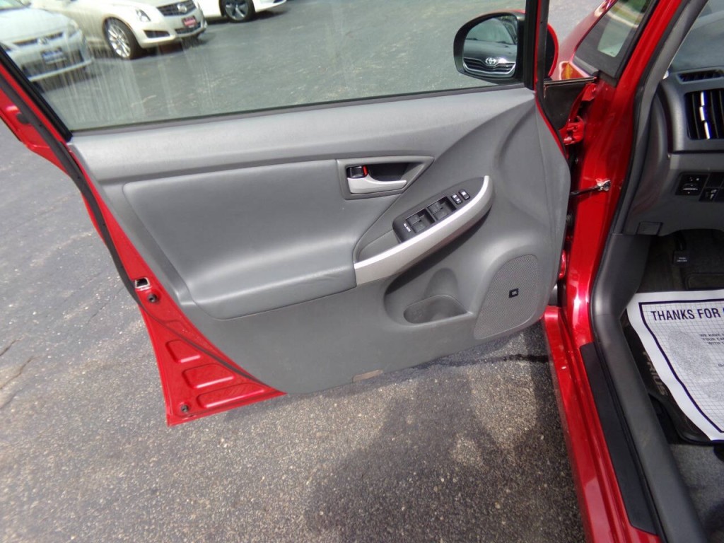2011 Toyota Prius Image 13