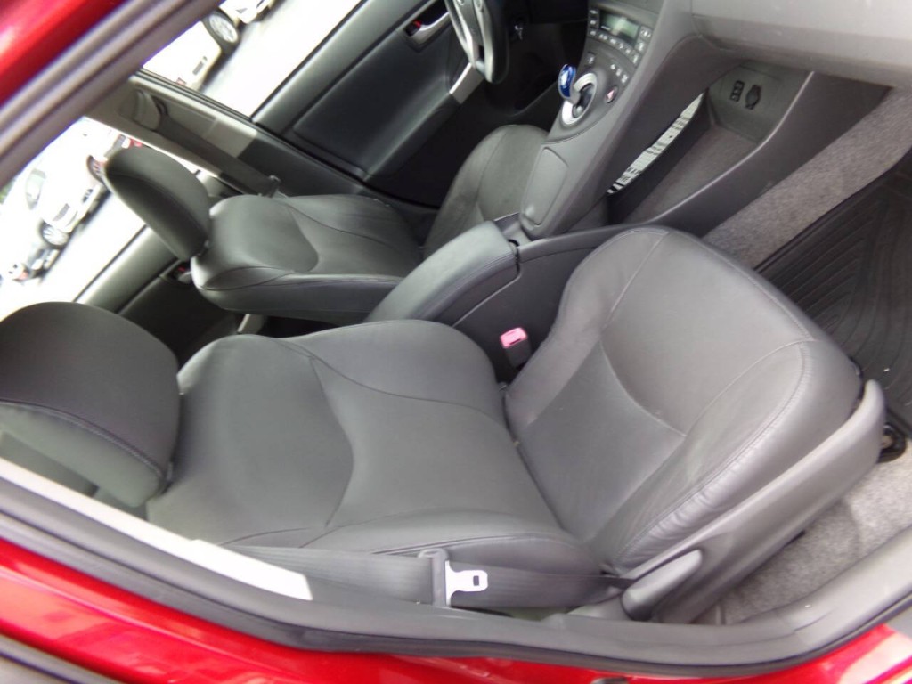 2011 Toyota Prius Image 29