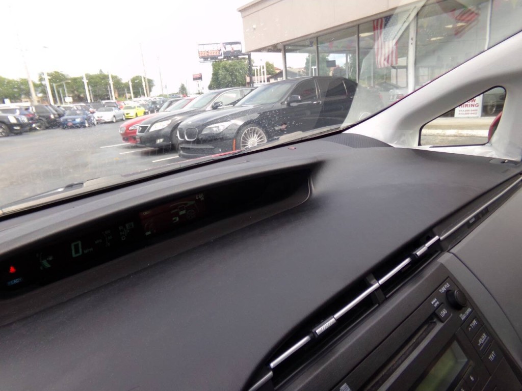 2011 Toyota Prius Image 48