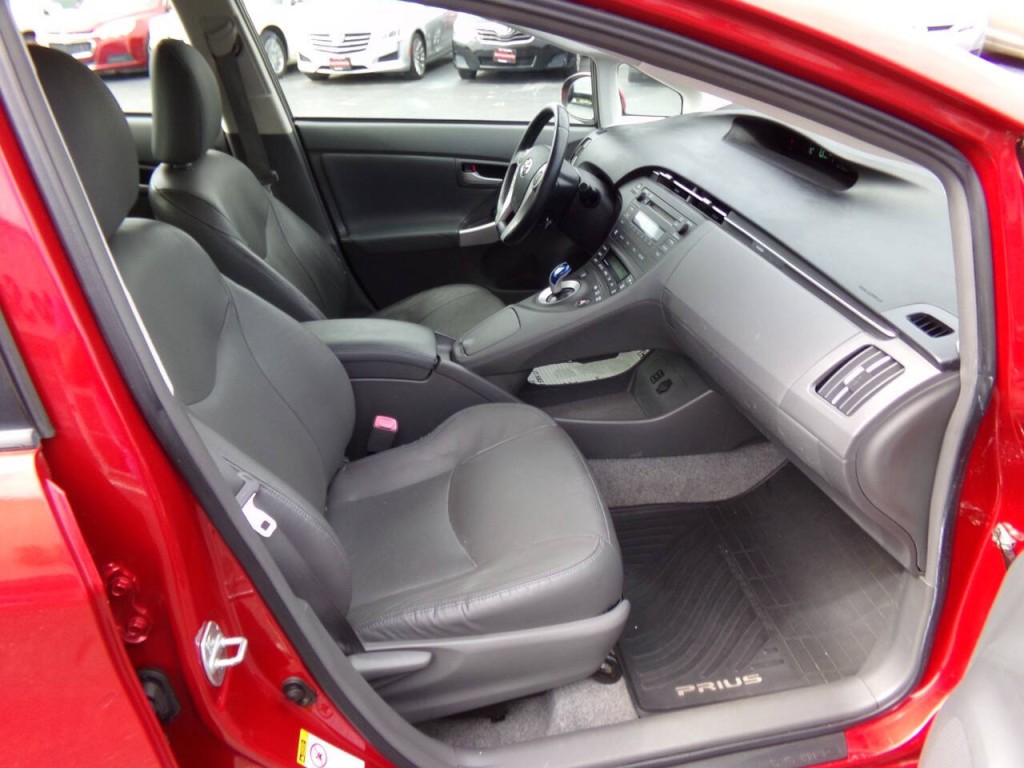 2011 Toyota Prius Image 28
