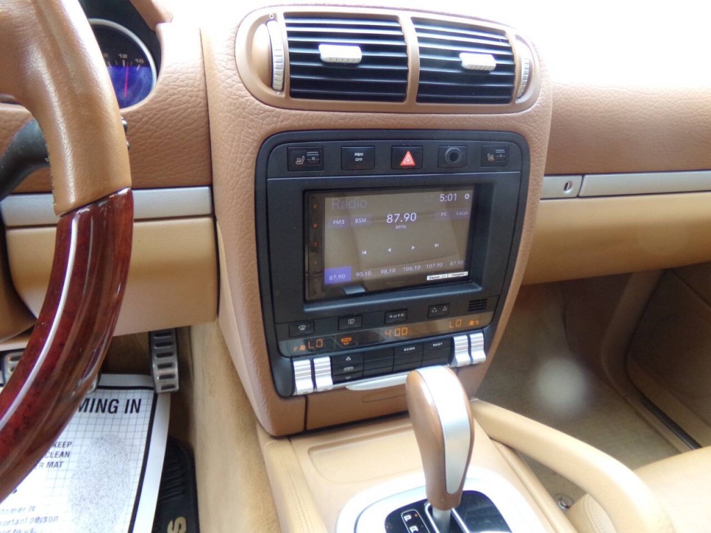 2005 Porsche Cayenne Image 14