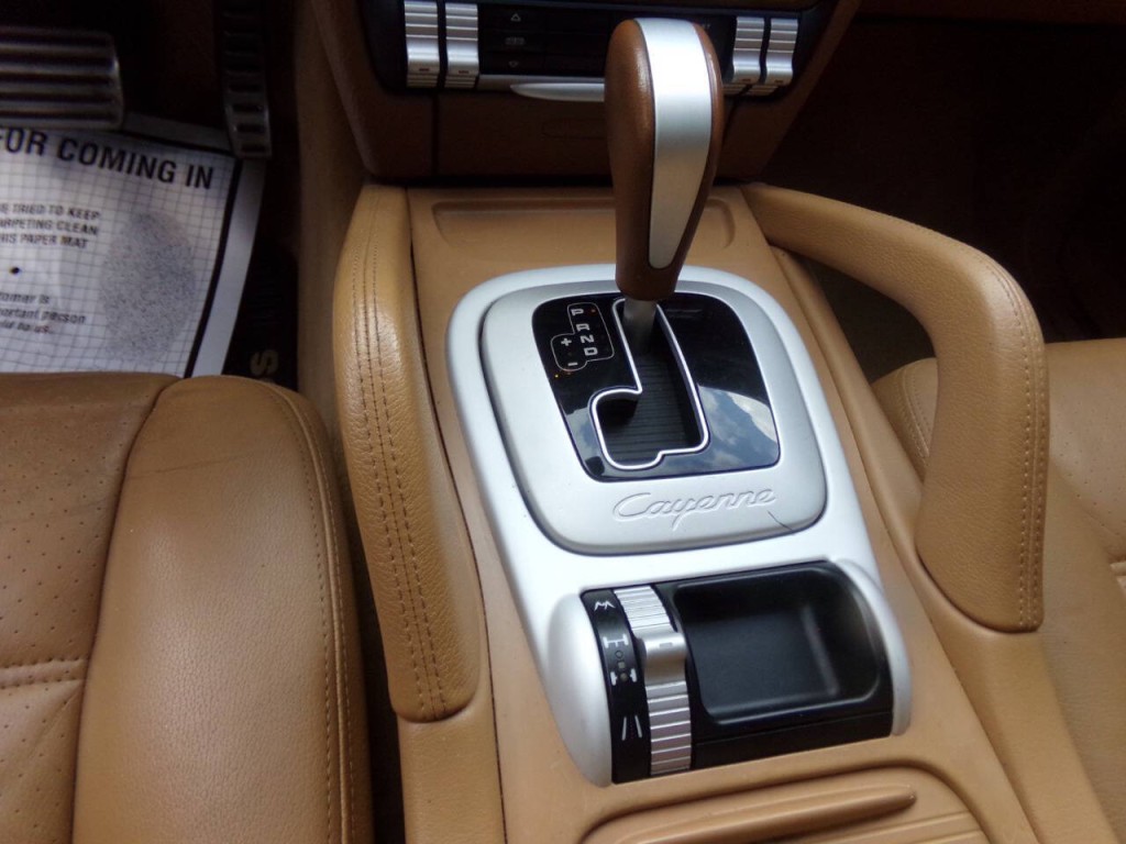2005 Porsche Cayenne Image 17