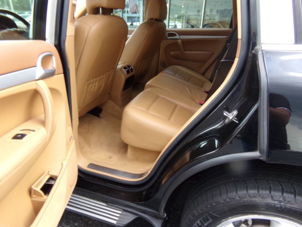 2005 Porsche Cayenne Image 25