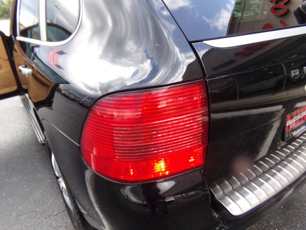 2005 Porsche Cayenne Image 30