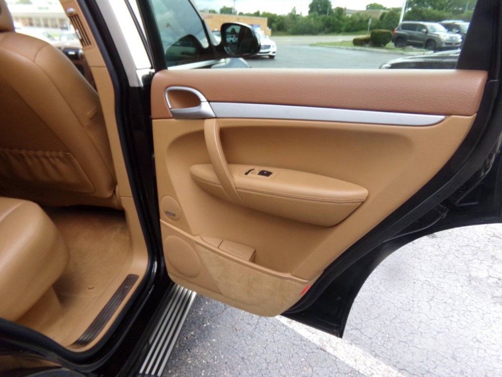 2005 Porsche Cayenne Image 34