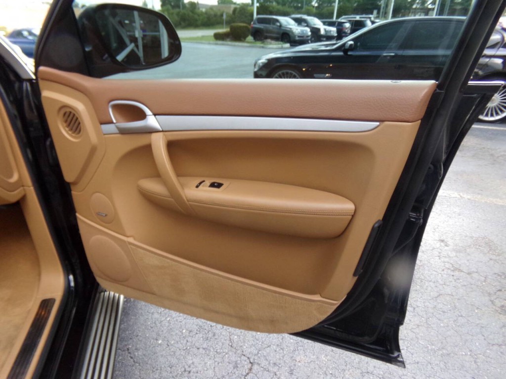 2005 Porsche Cayenne Image 39