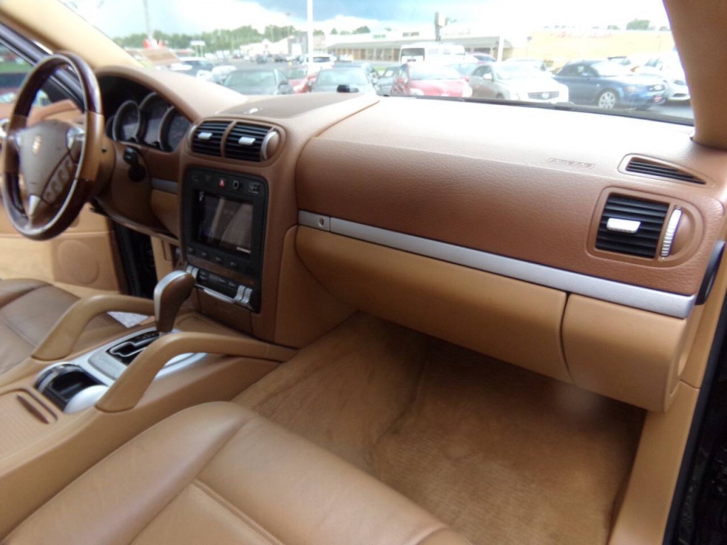 2005 Porsche Cayenne Image 40
