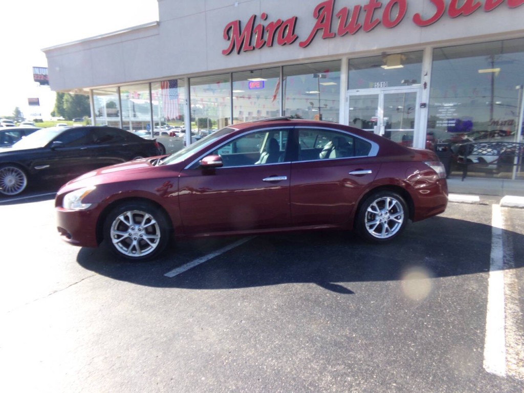 2012 Nissan Maxima Image 2