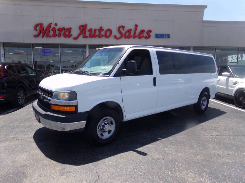 2007 Chevrolet Express Image 1