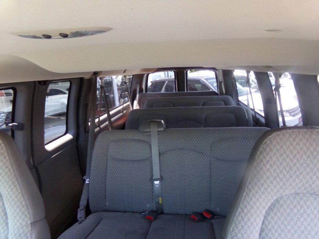 2007 Chevrolet Express Image 6