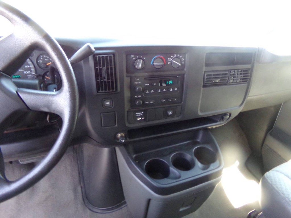 2007 Chevrolet Express Image 8