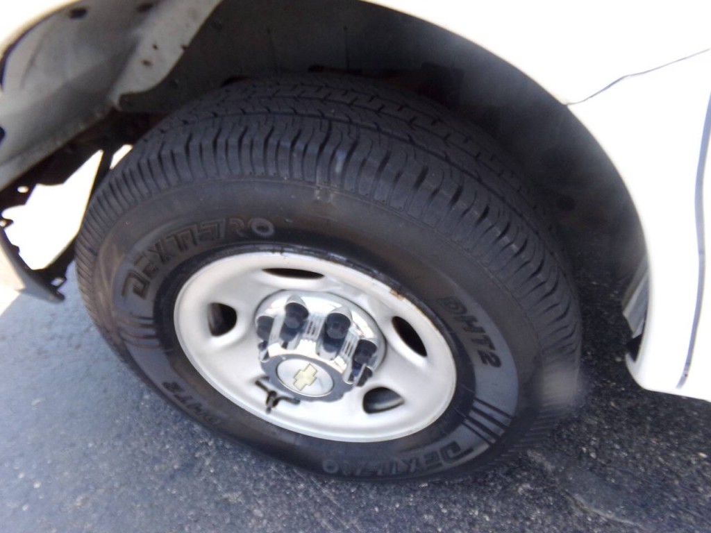 2007 Chevrolet Express Image 21