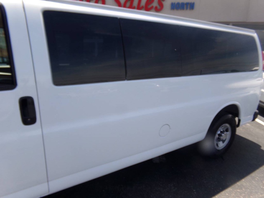 2007 Chevrolet Express Image 22
