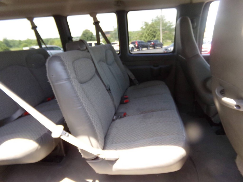 2007 Chevrolet Express Image 34