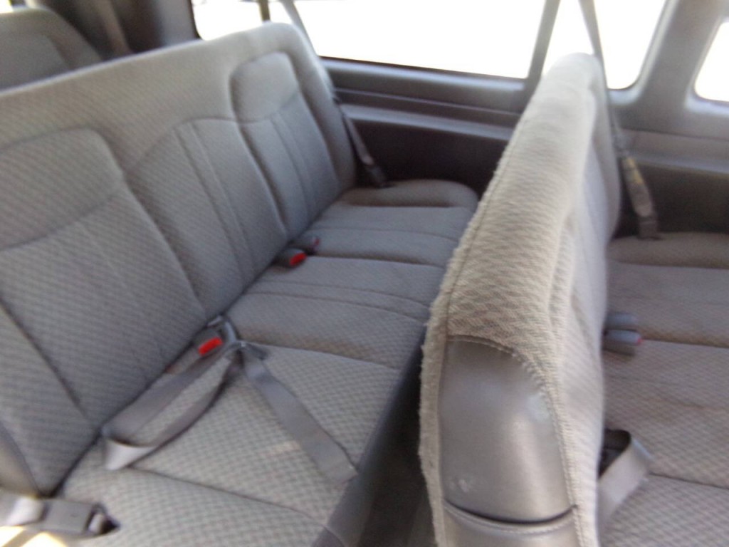 2007 Chevrolet Express Image 36