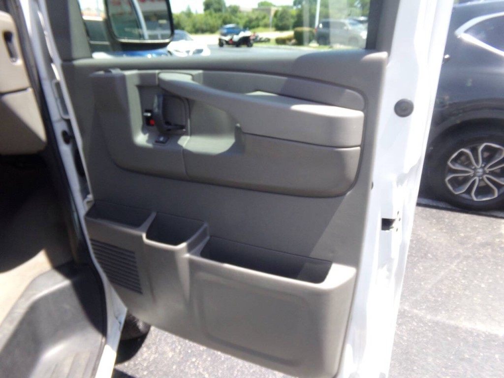 2007 Chevrolet Express Image 41