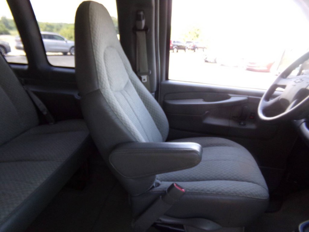 2007 Chevrolet Express Image 44