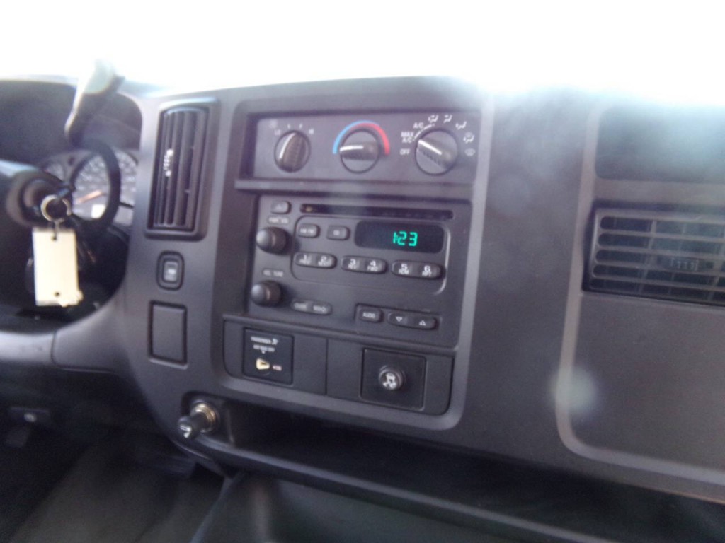 2007 Chevrolet Express Image 45