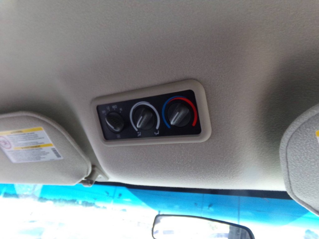 2007 Chevrolet Express Image 46