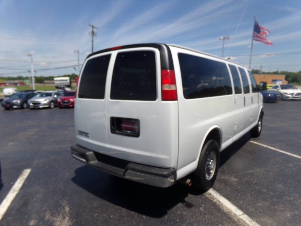 2007 Chevrolet Express Image 58