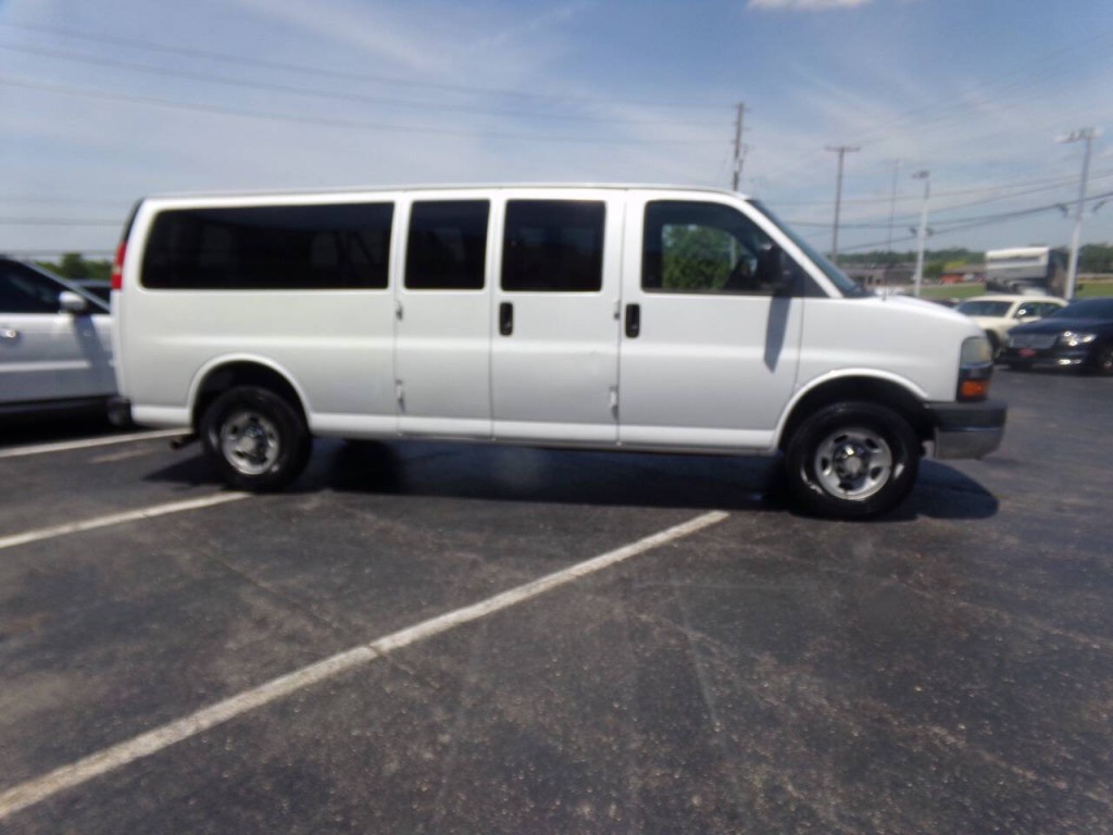 2007 Chevrolet Express Image 59