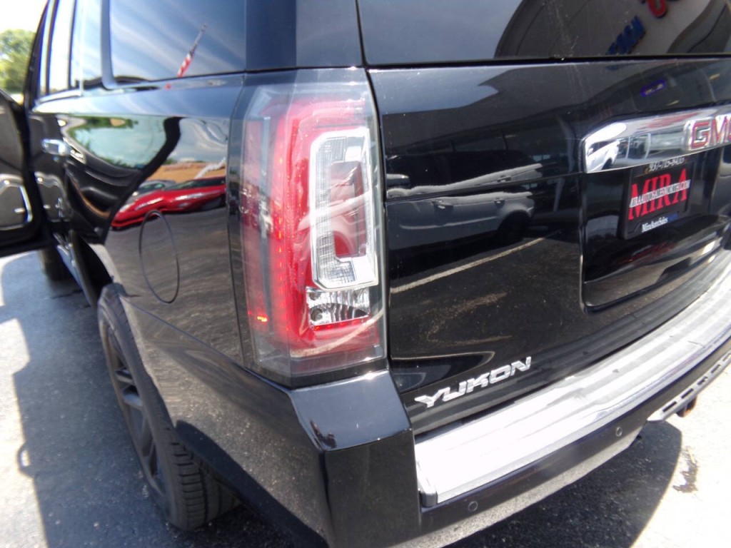 2015 GMC Yukon Image 24