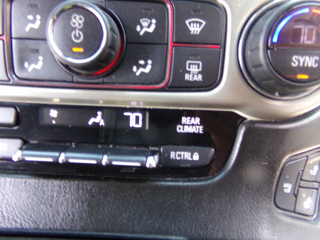2015 GMC Yukon Image 42