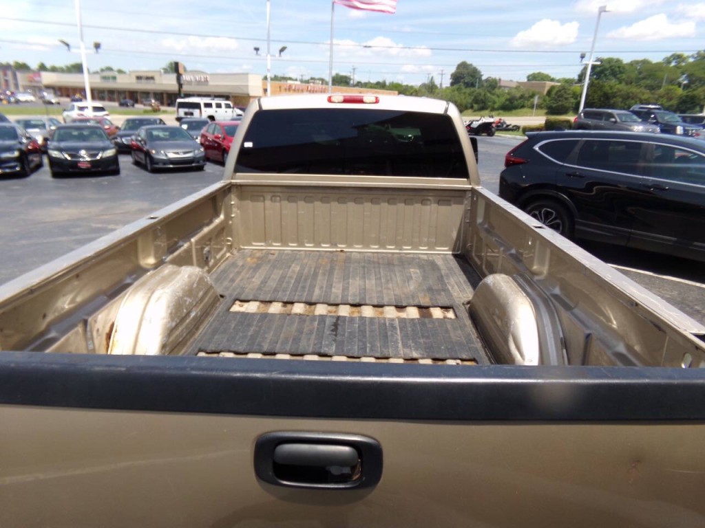 2004 GMC Sierra 2500 Image 7
