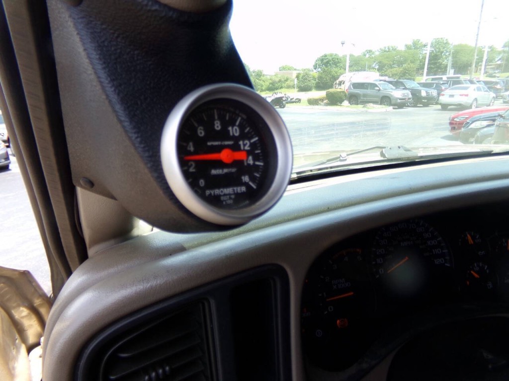 2004 GMC Sierra 2500 Image 15
