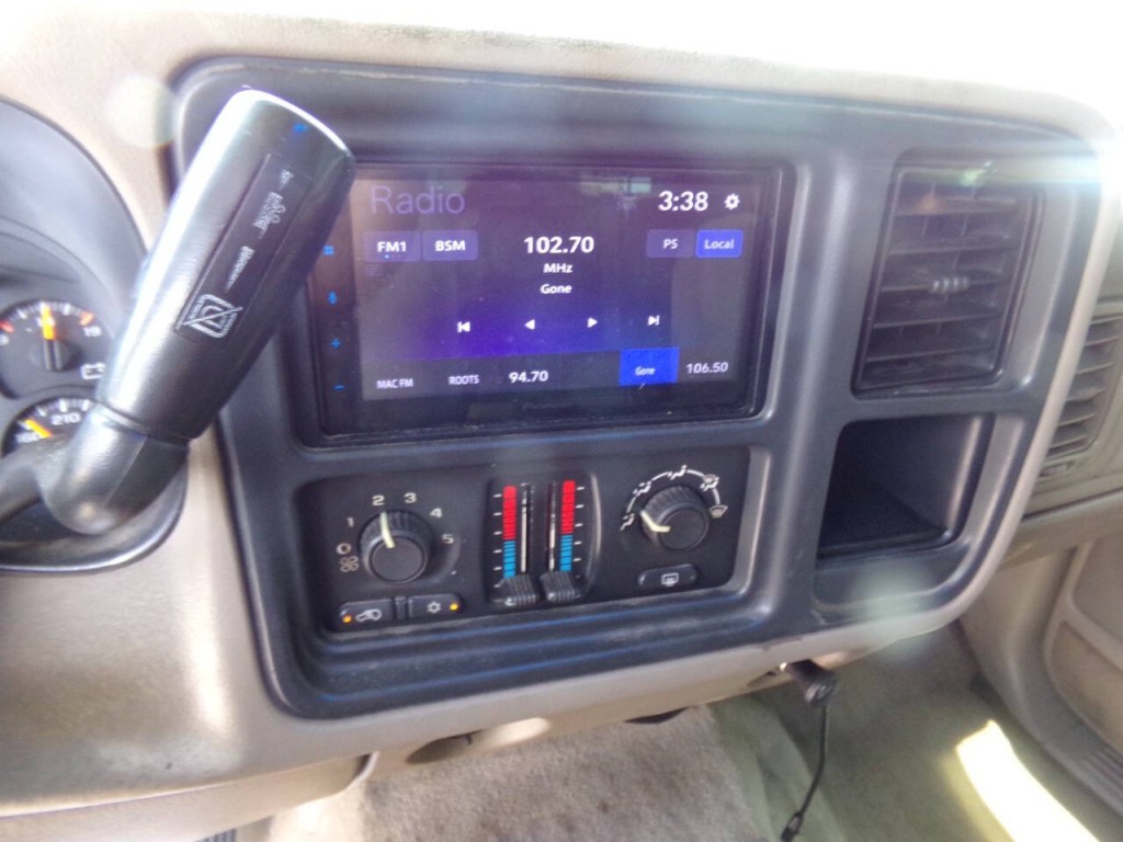 2004 GMC Sierra 2500 Image 16