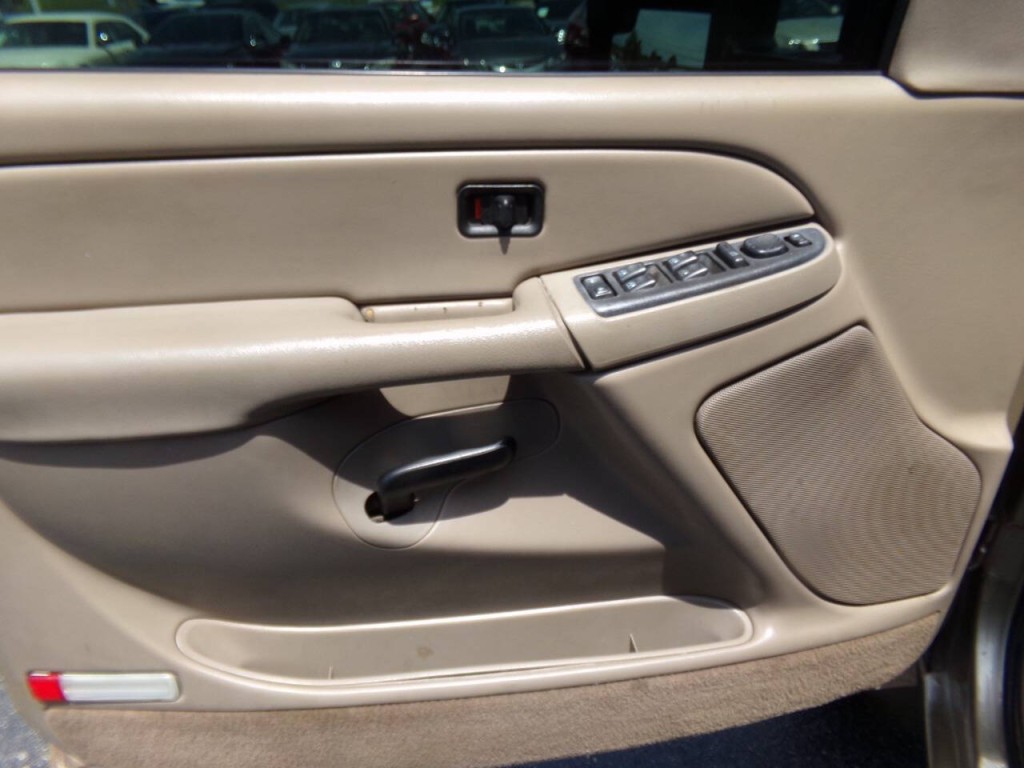 2004 GMC Sierra 2500 Image 21