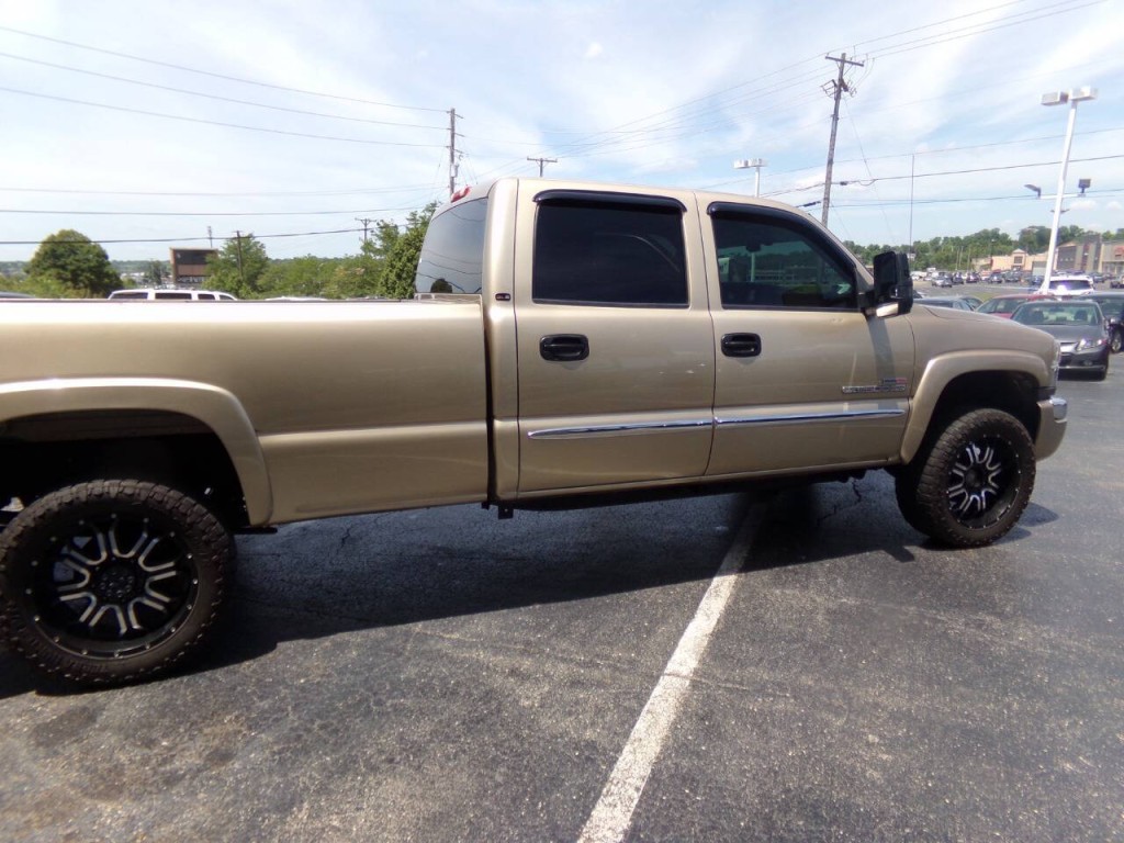 2004 GMC Sierra 2500 Image 34