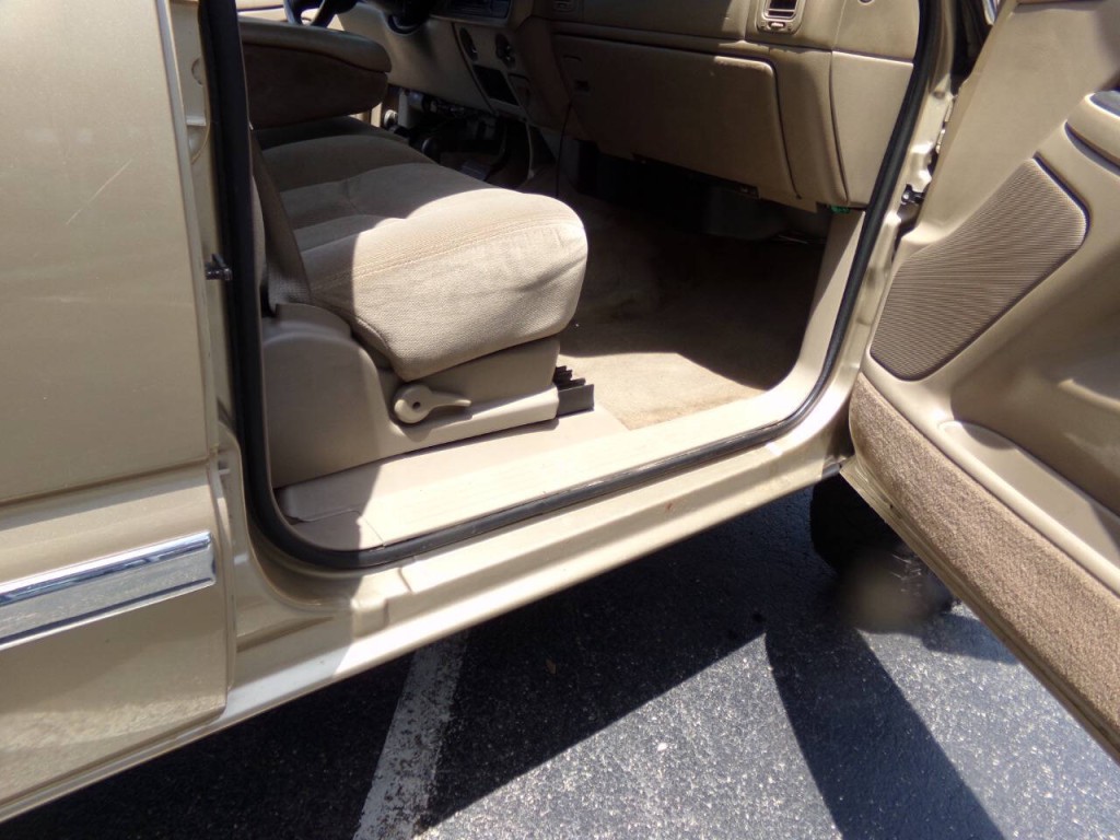 2004 GMC Sierra 2500 Image 41
