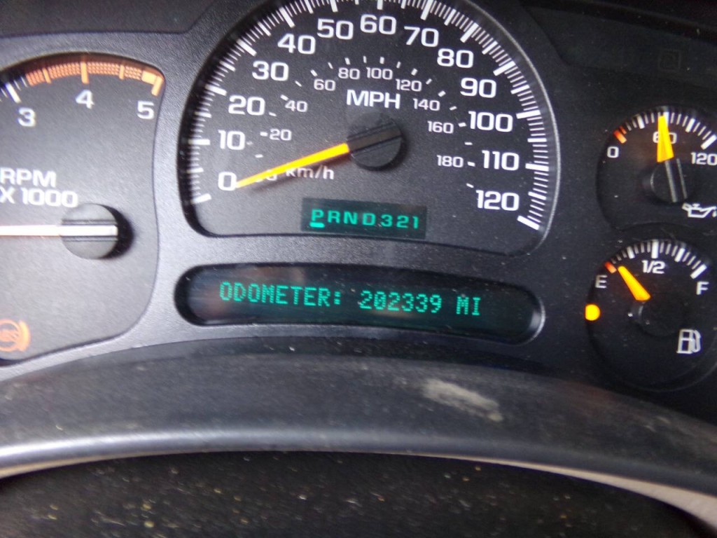 2004 GMC Sierra 2500 Image 17