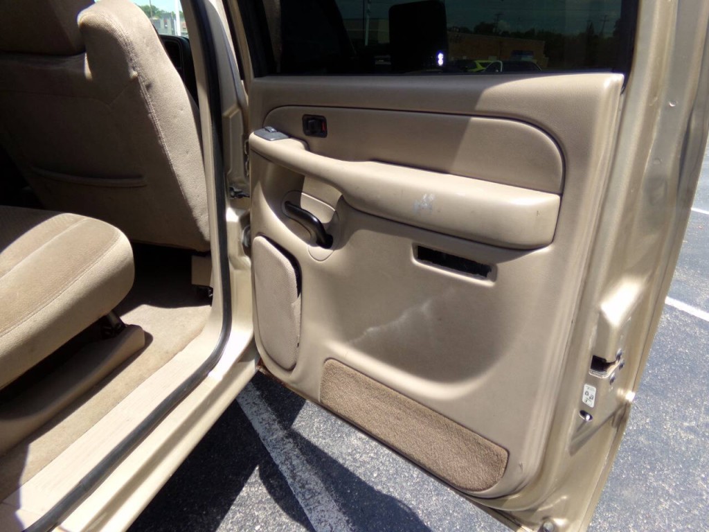 2004 GMC Sierra 2500 Image 36