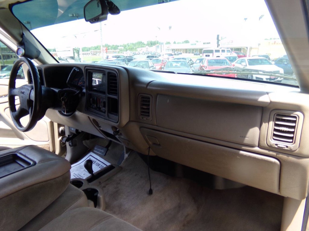 2004 GMC Sierra 2500 Image 37