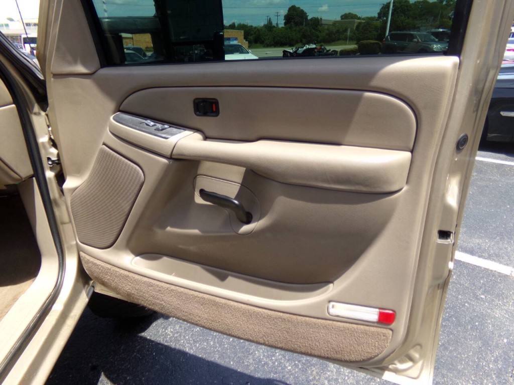 2004 GMC Sierra 2500 Image 41