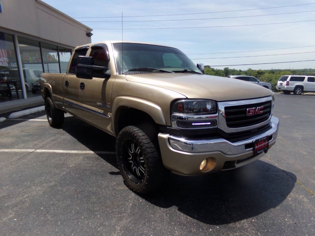 2004 GMC Sierra 2500 Image 50