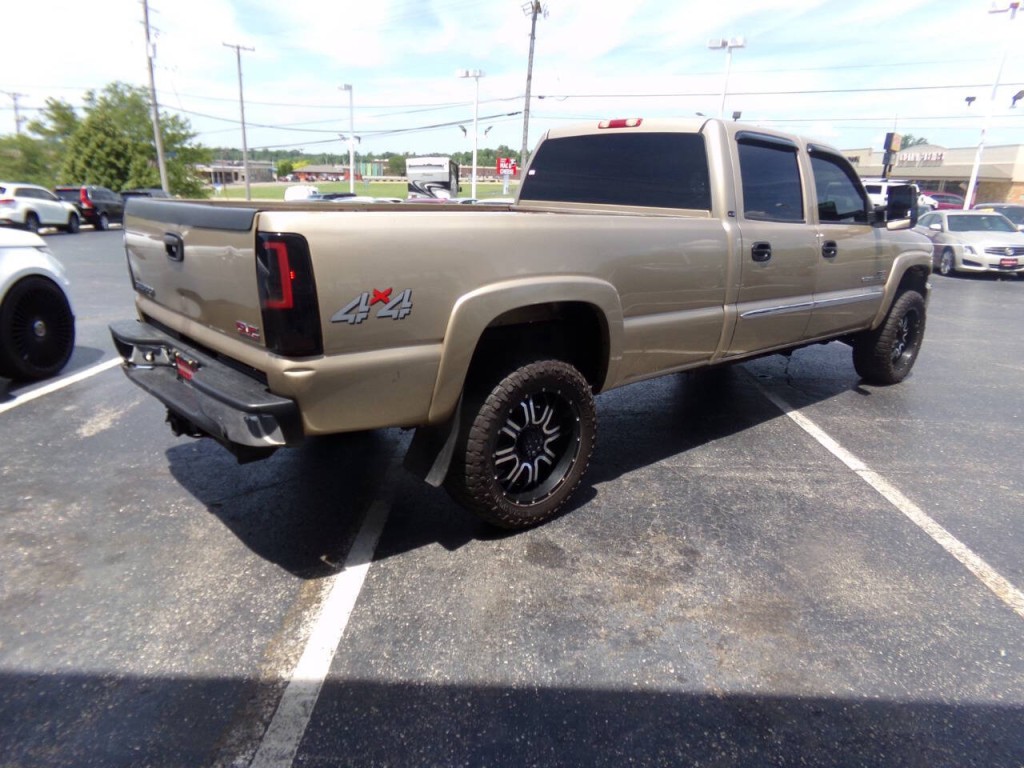 2004 GMC Sierra 2500 Image 52