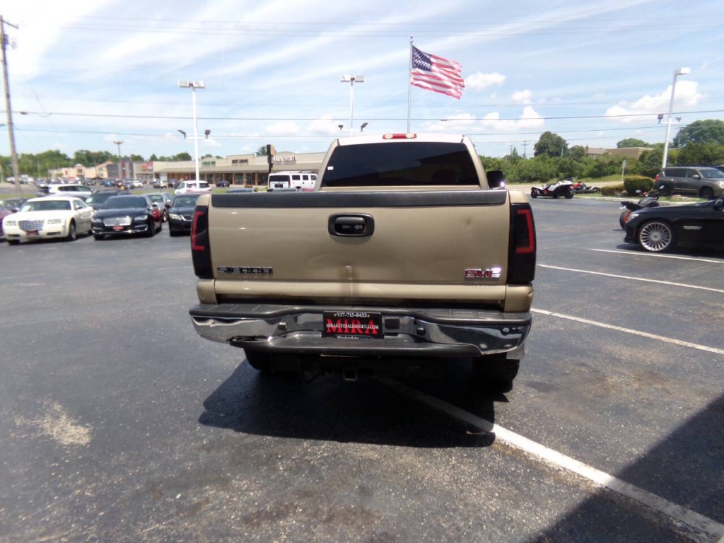2004 GMC Sierra 2500 Image 53