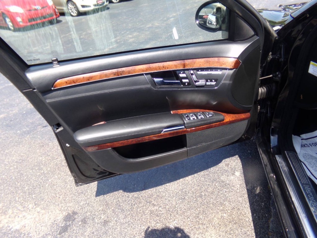 2007 Mercedes-Benz S-Class Image 13