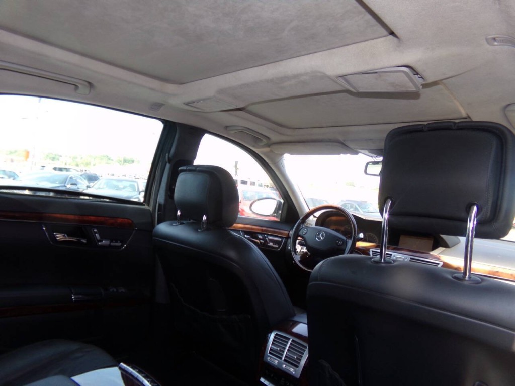 2007 Mercedes-Benz S-Class Image 25