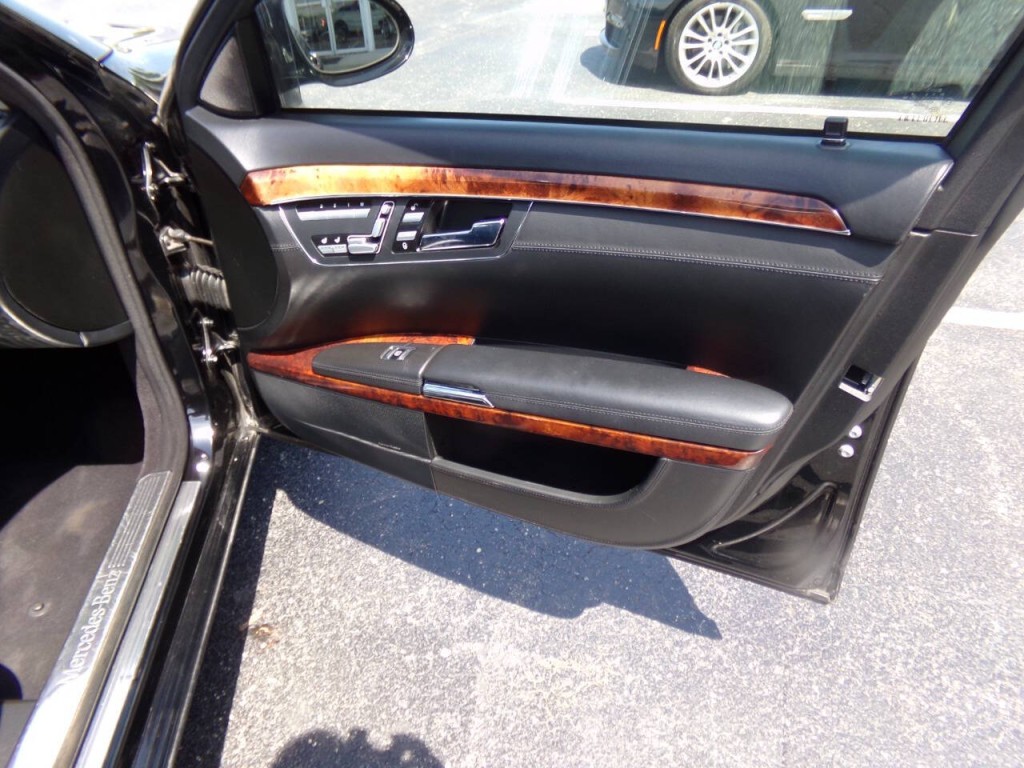 2007 Mercedes-Benz S-Class Image 31