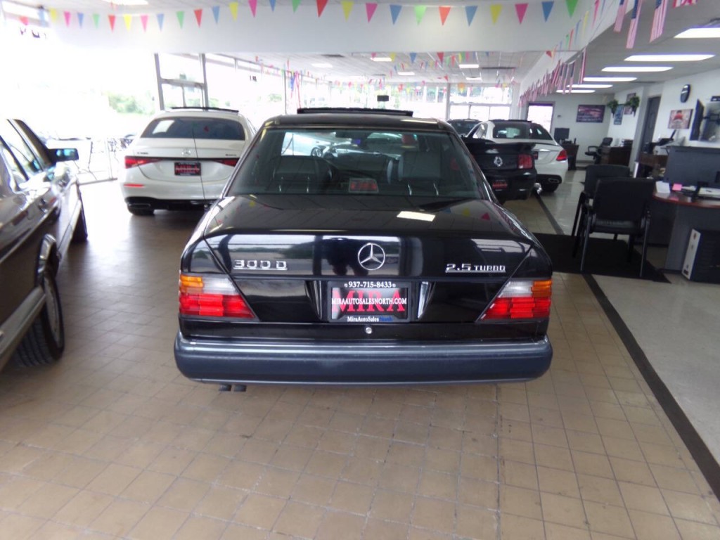 1992 Mercedes-Benz 300-Class Image 7