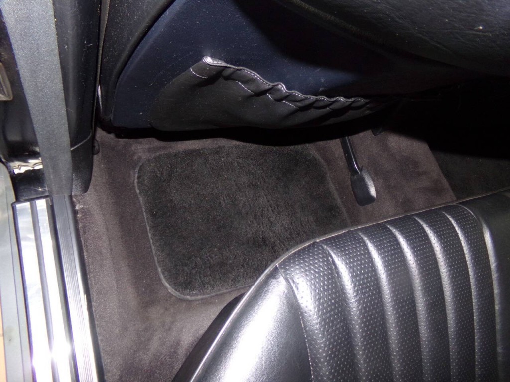 1992 Mercedes-Benz 300-Class Image 15
