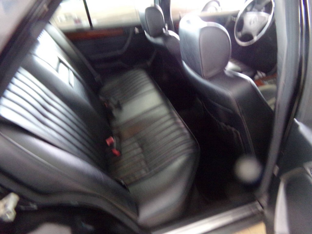 1992 Mercedes-Benz 300-Class Image 22