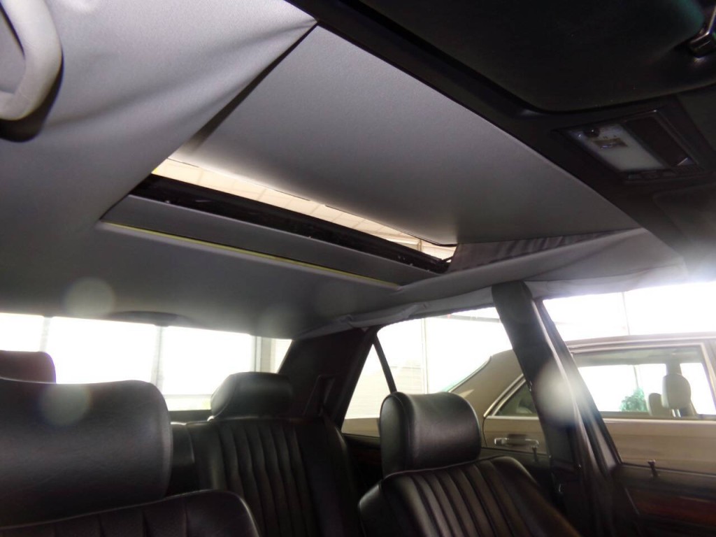 1992 Mercedes-Benz 300-Class Image 42