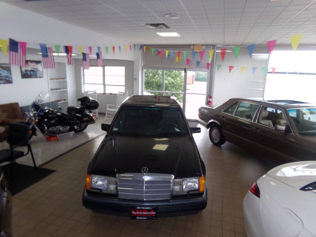 1992 Mercedes-Benz 300-Class Image 60