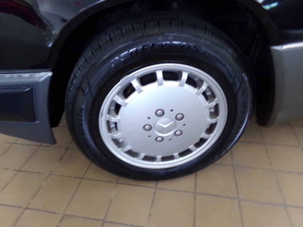 1992 Mercedes-Benz 300-Class Image 78