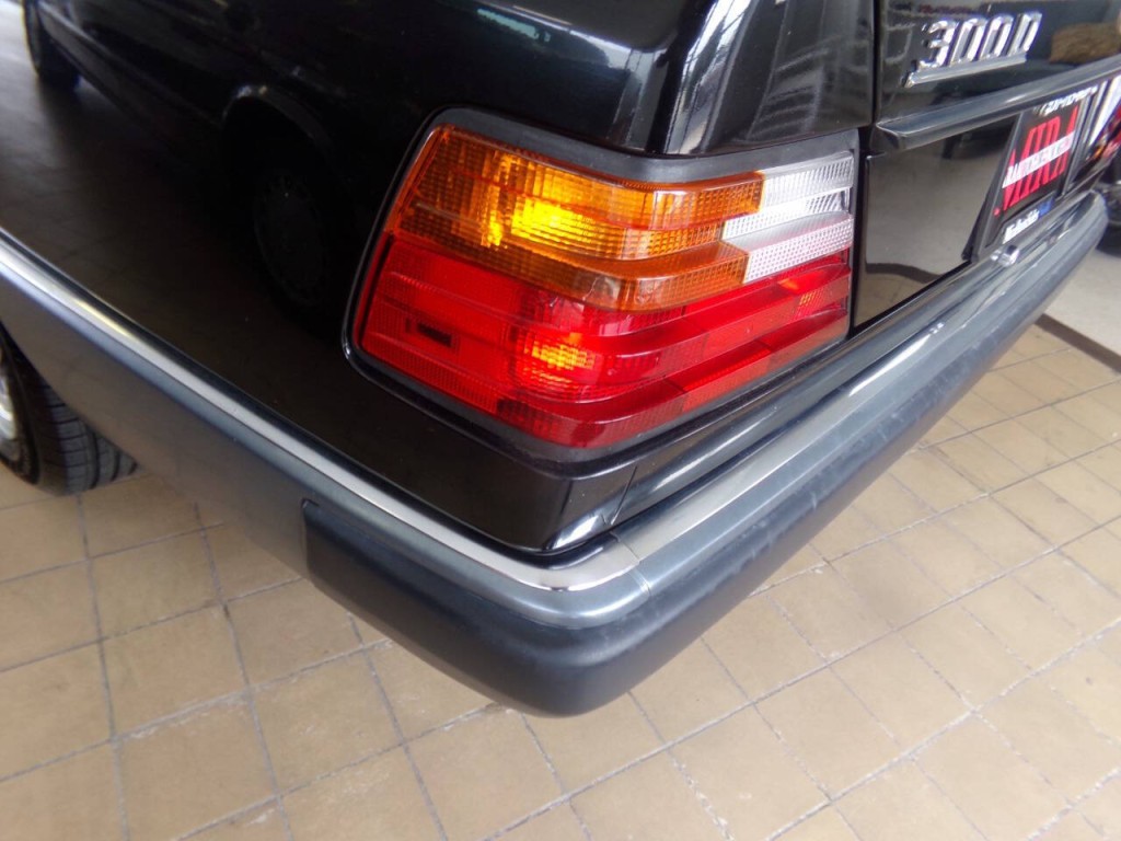1992 Mercedes-Benz 300-Class Image 98